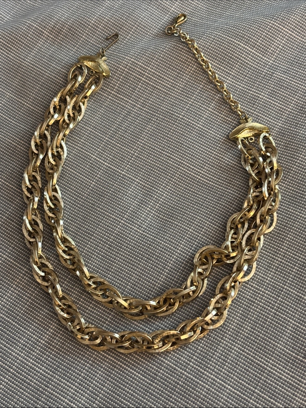 Gorgeous CORO signed Vintage 1950’s Gold-Tone Double Strand Chain choker!!